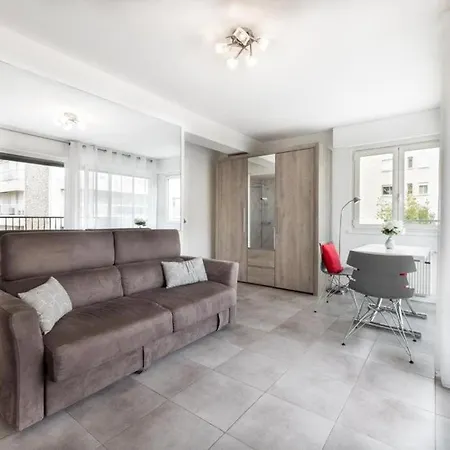 -calme -parking Apartment